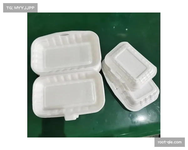 中游企业负责发泡成型、涂层、组装、印刷及性能测试环节